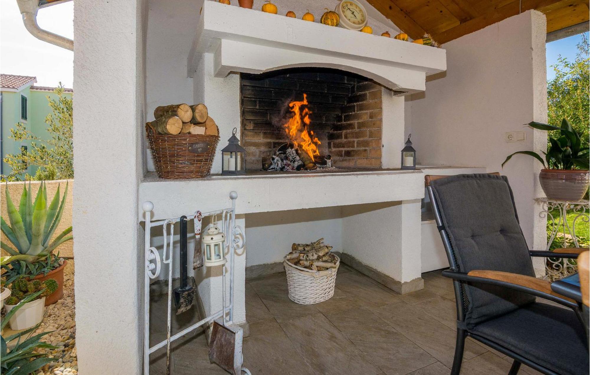 Nice Apartment In Vrsi-Mulo With Wifi Zewnętrze zdjęcie